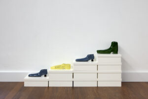 Dorota Jurczak
Shoestairs 2020
ceramic with wooden boxes